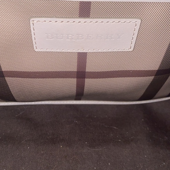 Burberry Smoke Check Canterbury handbag in excellent condition! Clean in & out!! - Picture 13 of 17